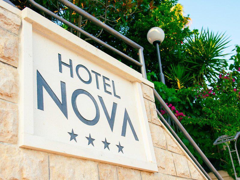 BB2C3B33D9654F48A2B15817808B759C