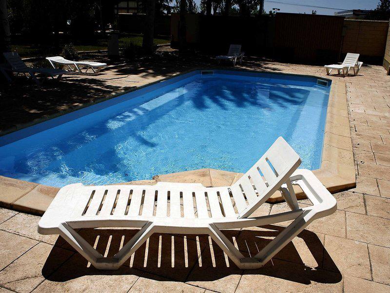 C4F137CC307E6439183A57AF88B8FB50