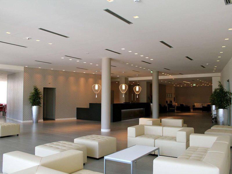 52643F2165798D76C119BC0535407E18