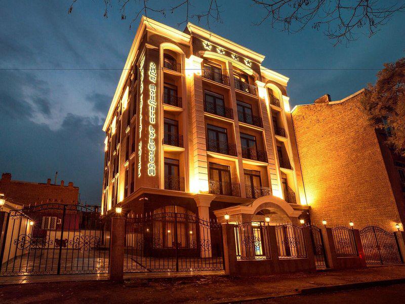 6D3E8015CD5EFF053FA8827B4F9BAC1C