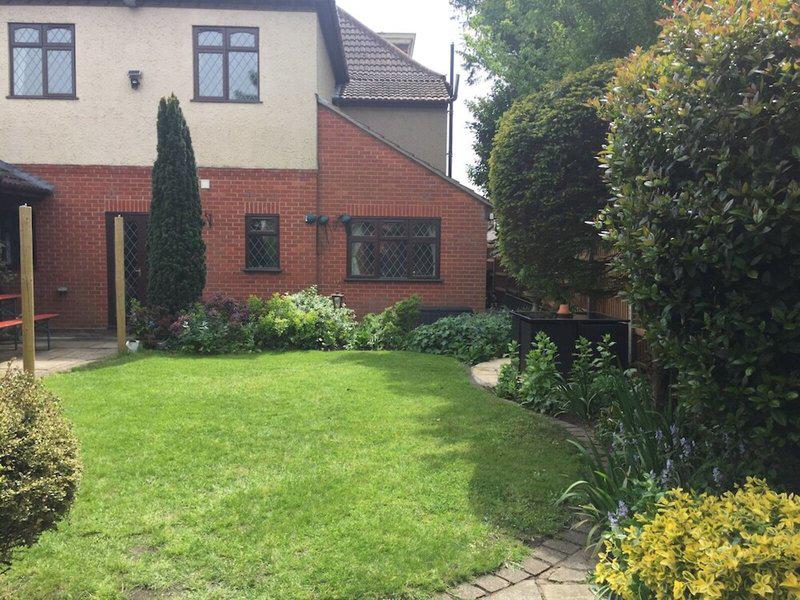 F1354B35E68DF79666D918A1984A74D4