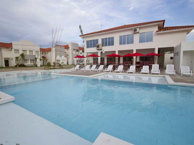 713B0EA9D93ADF6E3AFAAA7957C9EA63