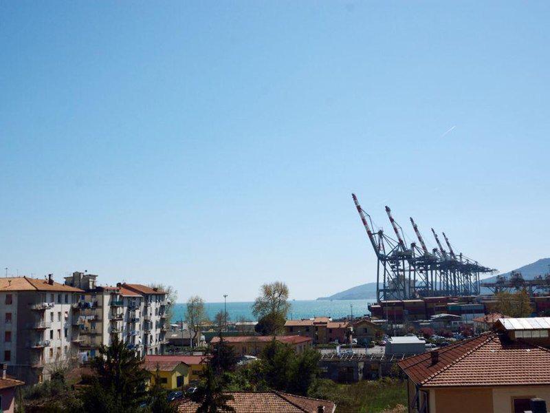 8E0041FFA5C1CBF1BB933A6BF2BC3D21