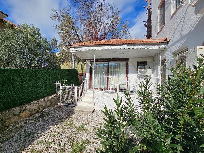 3732954C43D11BD152498384D05DA099