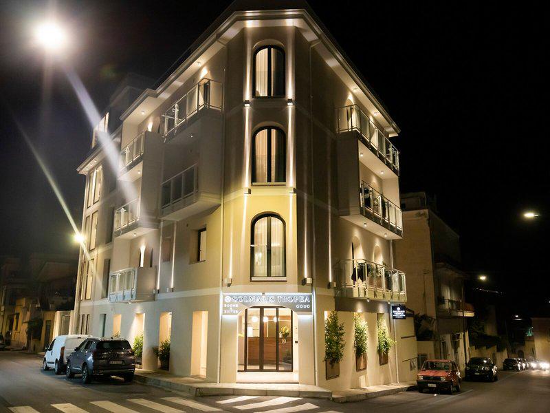 8372693F4F6DBB7298A1666713555E0A