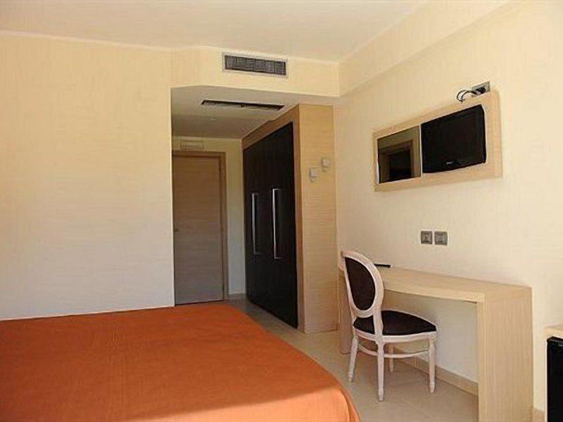 2F1040170BD086F7D1D3204649155BD1