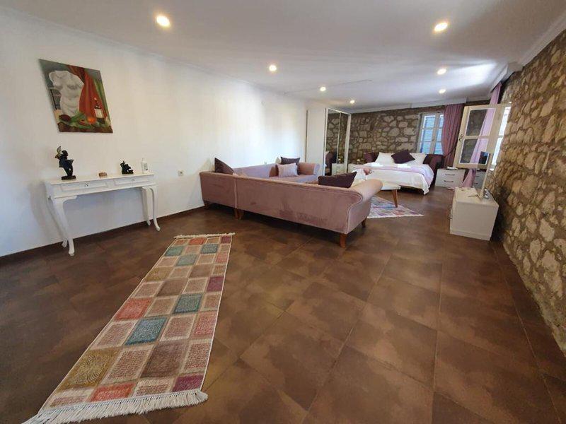 A214E704347DC180F1B30937FC076829