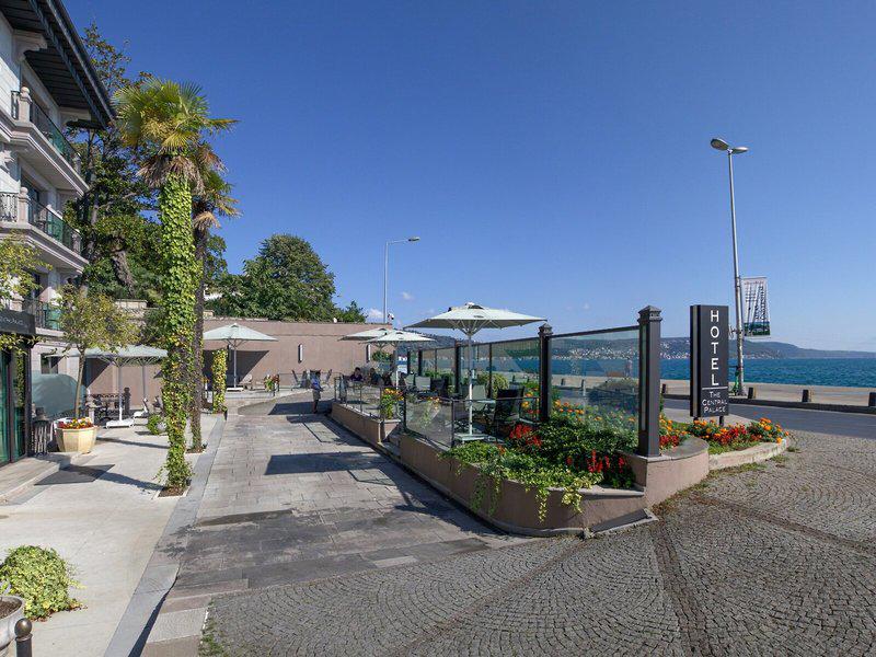 D87480EE0407F8FC85C79A115C2FDAF4