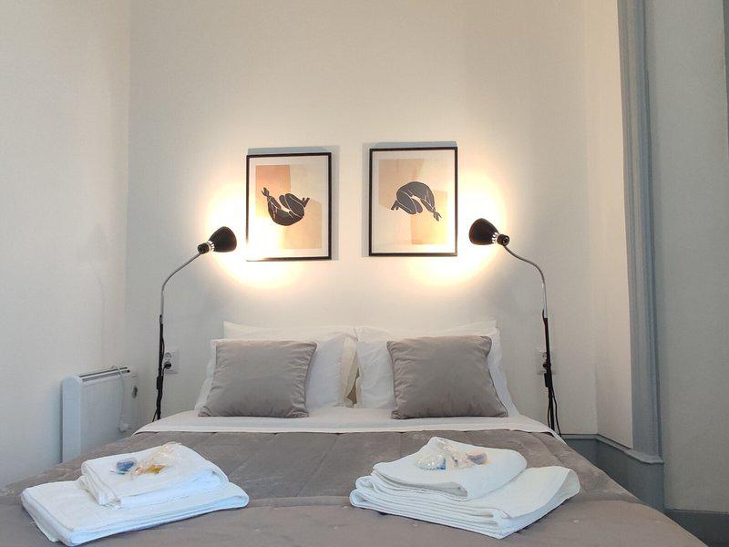 CCB78AFF4A24F33734851F40F246EC09