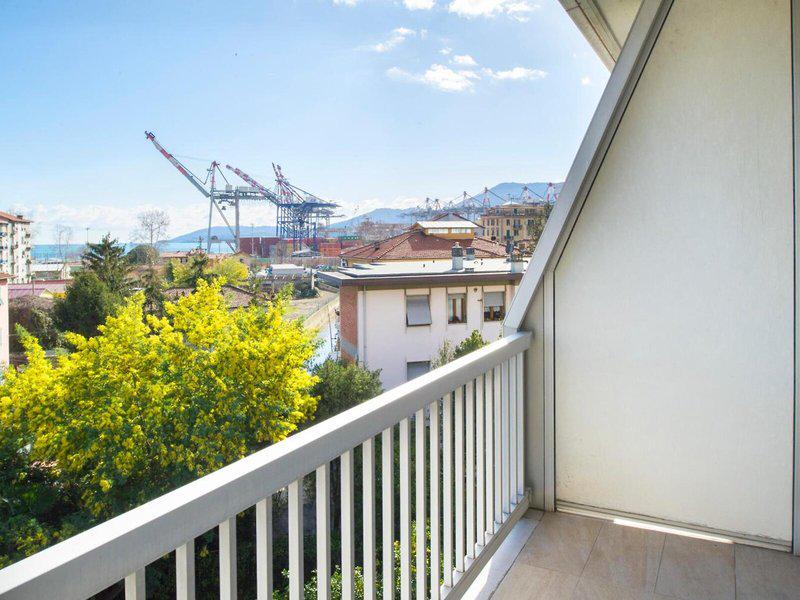 0D562CE795D17F0D5EE787E5A0D365E8