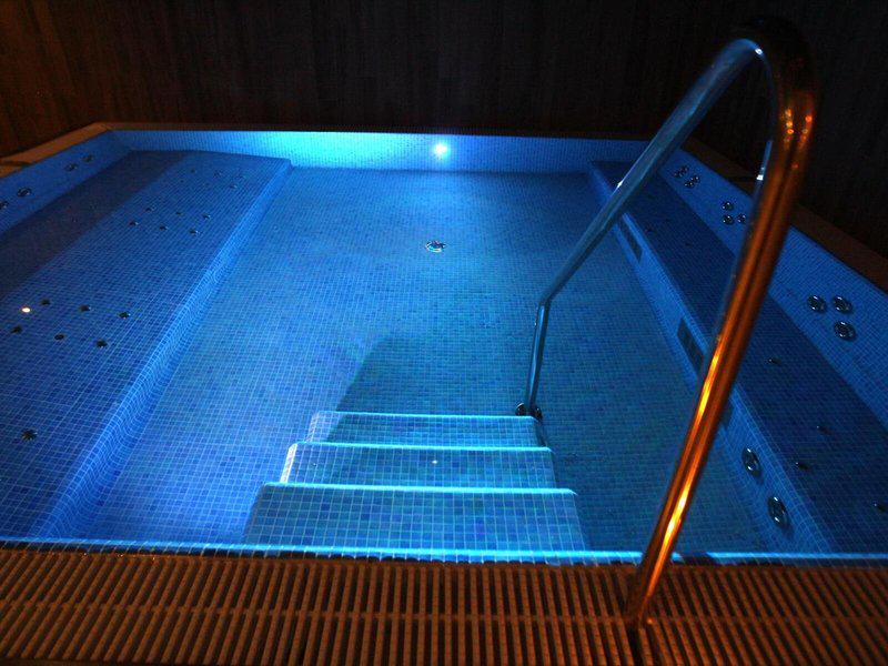 DC35FF15C080E4241B4664BEC241F47F