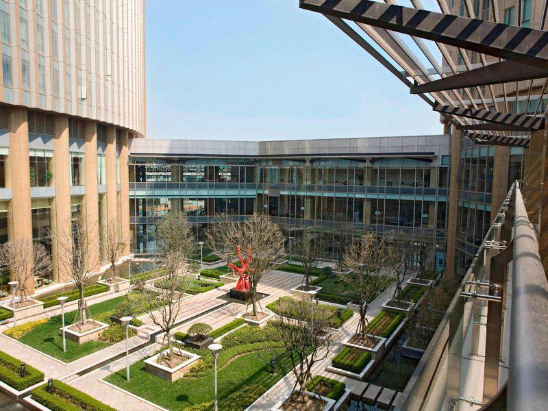 5E7703C7933678268276857D538E122D