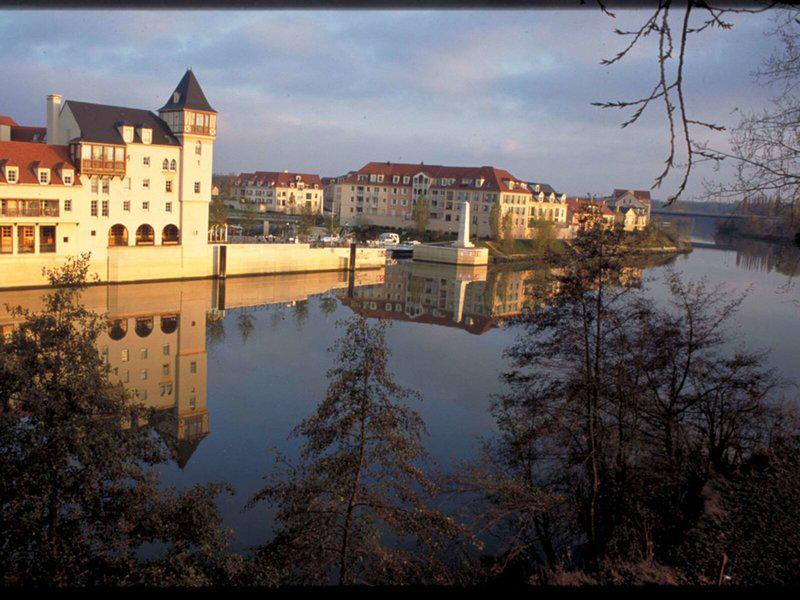 AE94B68FE368164FCF34530CFB4FEFAD