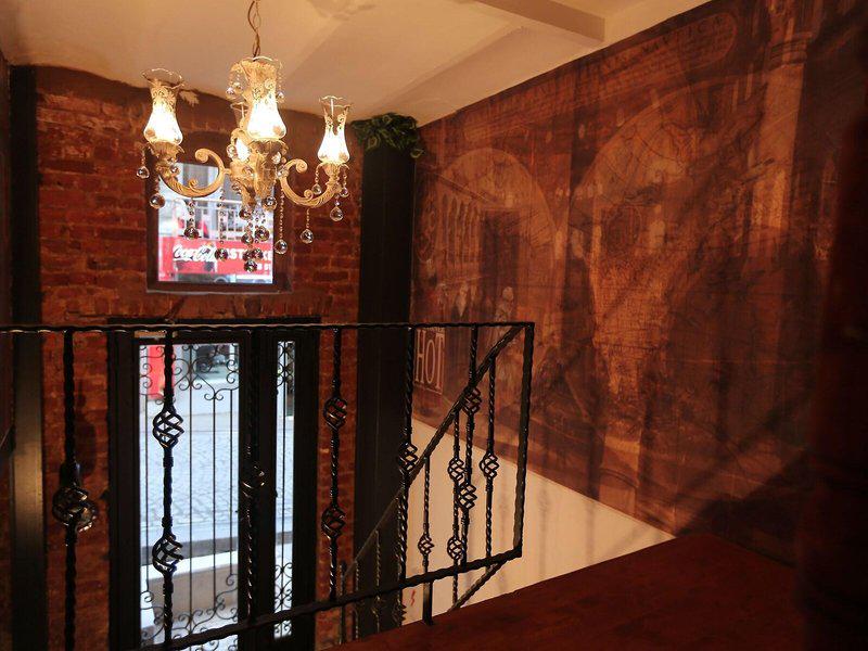 EFD9C82E2FE8D9BF88E827A103317B7B