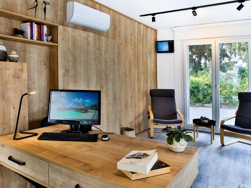 1644886FA898DC93D08FC394A0CED353