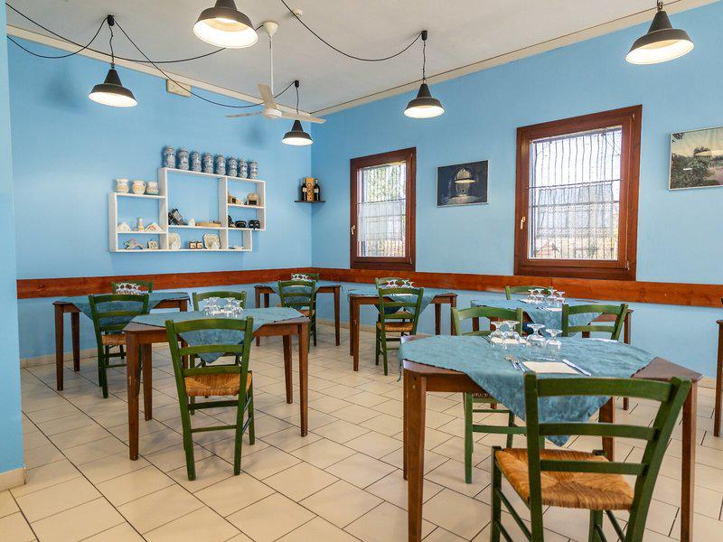 271663706B109E235A70F8895E428299