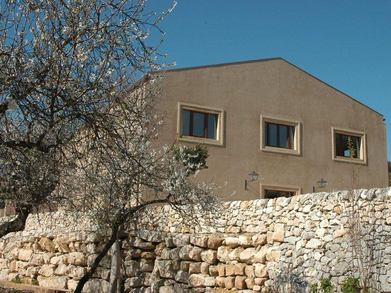 2AD7018700464A202189B793116FBC65