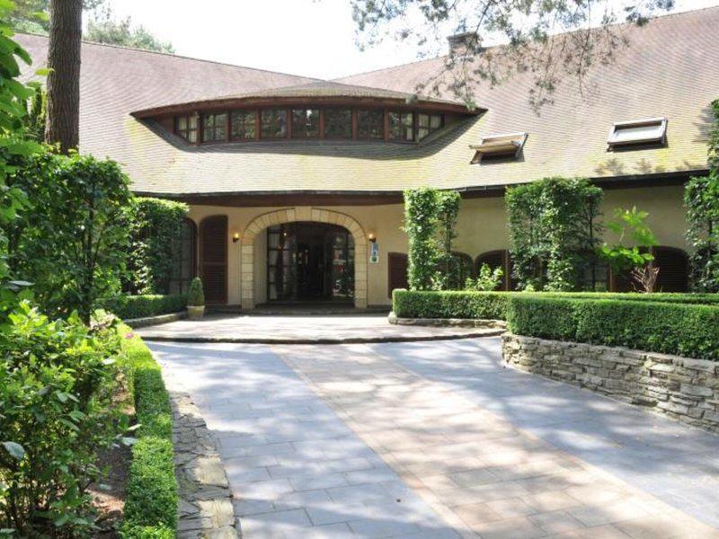 99B2C5C4E395988BF4BB0C27BA20AC08