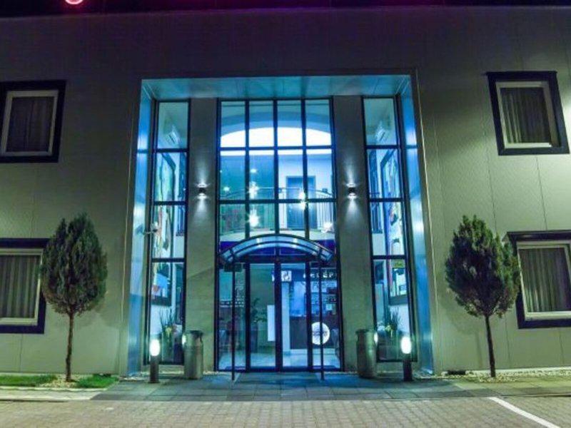 9B8AB817315B796A01875505D5F8D52F