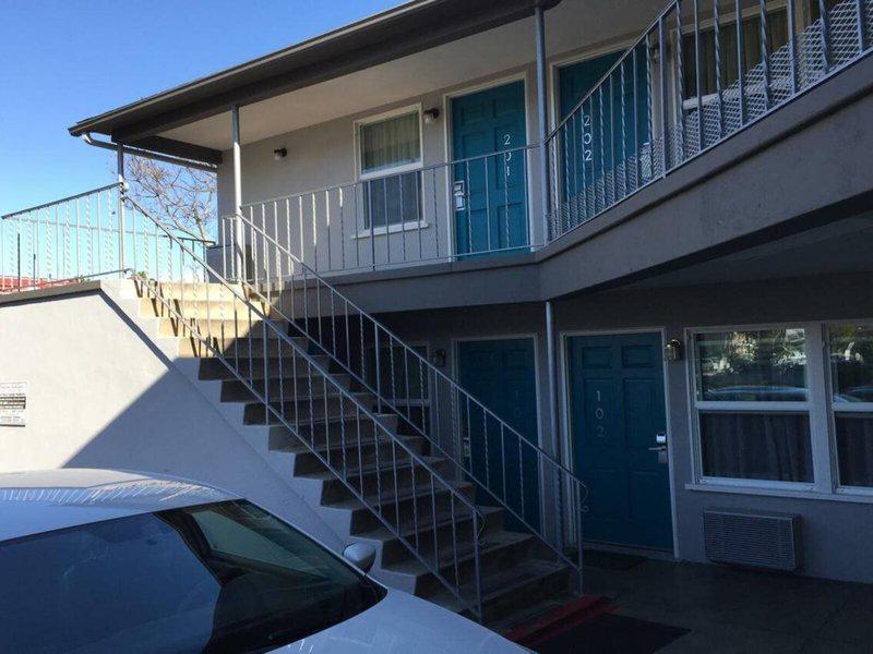 B3D7A51C67F87342C6E565906BFE27CC