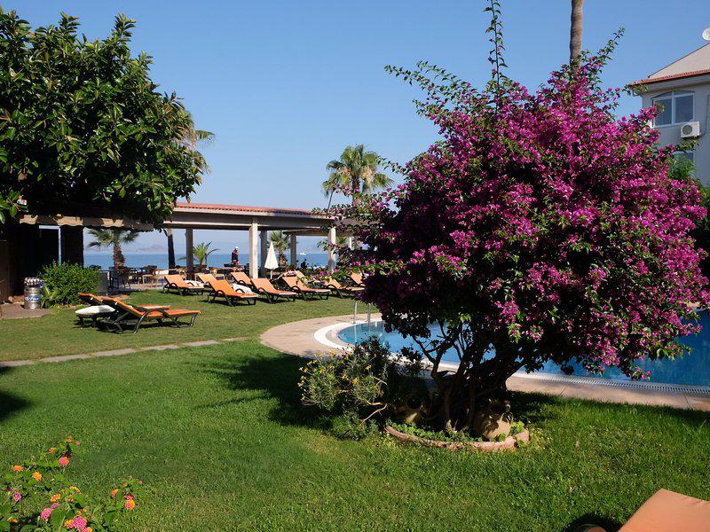 0AB773286E4424644F9BCB8AC177F064