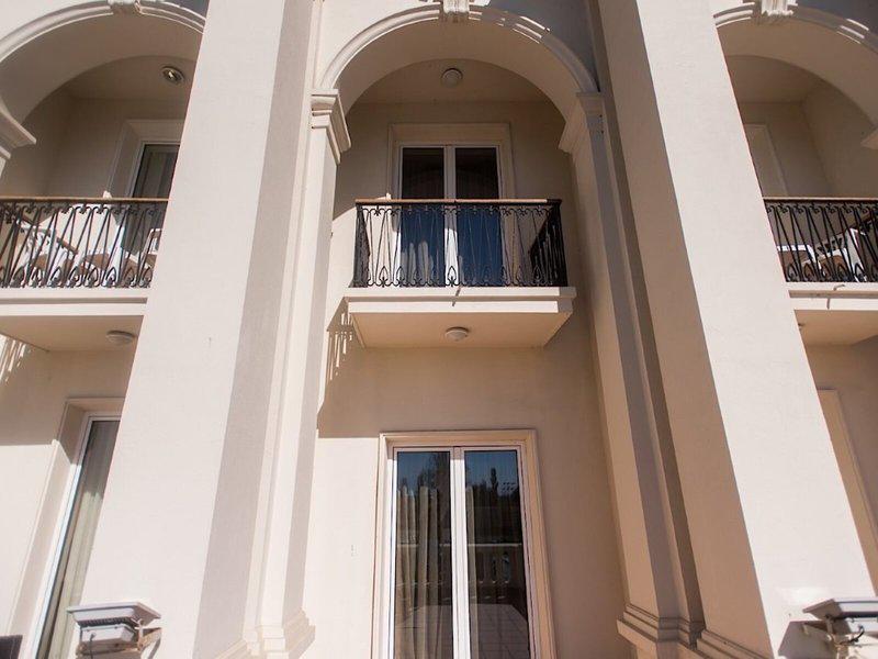 FB487AF87D82DCA0A461F0E4B6505541