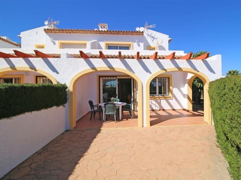 97AB0C1C83D1BDB14F2861A979F8A26C