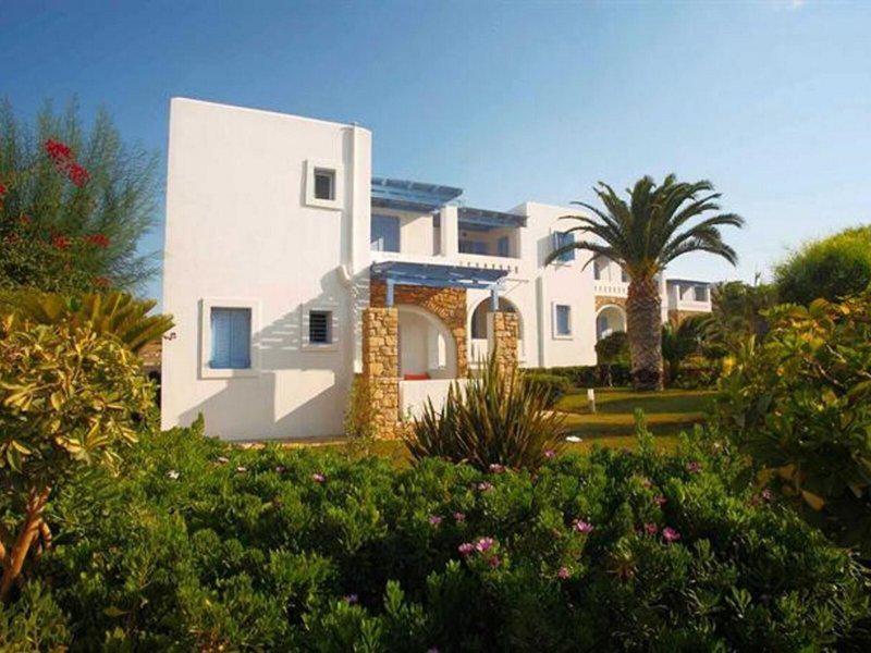 EDFEB450B0AE50445A8449E2DC4CB7E0