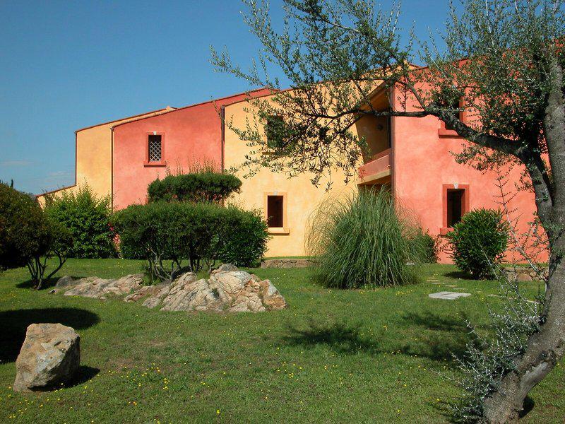 808CCA2F429551D50AF3E62F249AFD9A