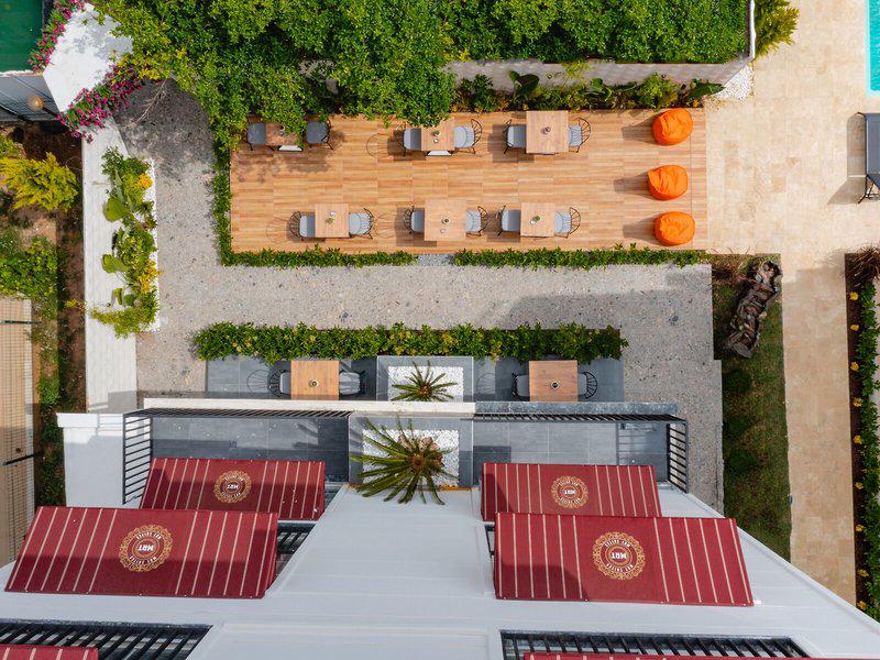 1BECC0C8394C3910A012AC19C1F7A02D