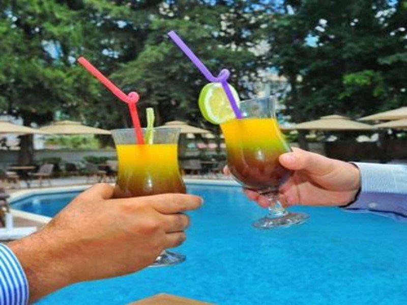 21930F883A3321AA86812038E915ED7F