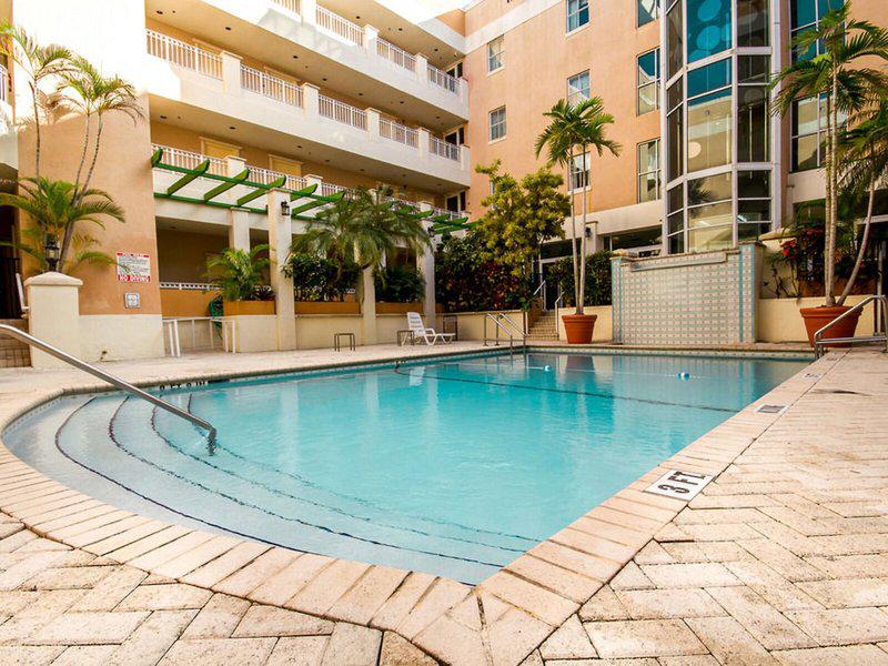 FB8EE981A6524E5CE9C775058E9C21B1