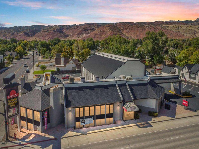 37FFA61E6E9355D132BB5B4EB0728DBA