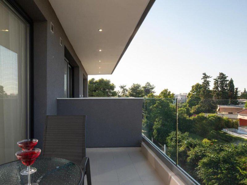 9DA87FF0AB2103737EEA522AD873BC7A