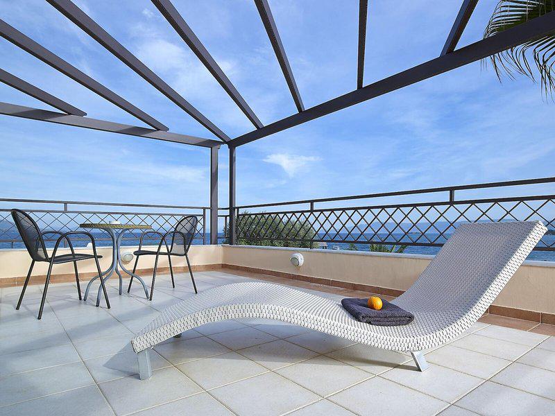 A3A2B2E3580DFA066F9FF4F2ACEA03C6