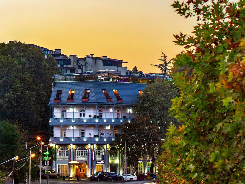 413EE2BA4BE3B83022DC922DD96CB025