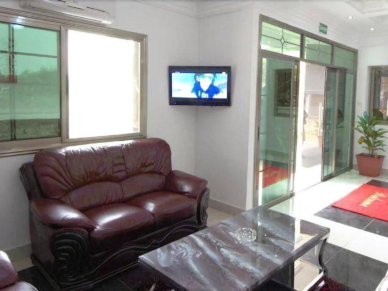 57ACF5B6474F3F1C187D6F8A56BED081