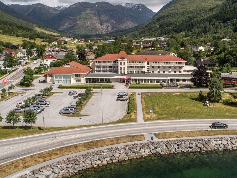 23CD7EF7AF81838CA1475ABDEEC240F4