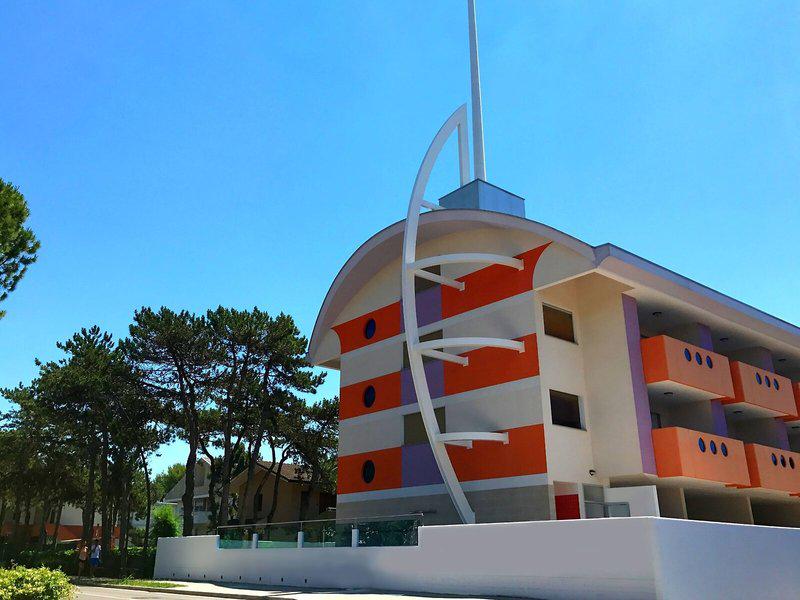 B6DD4A924ECF77D9379D71FD9A6139CC