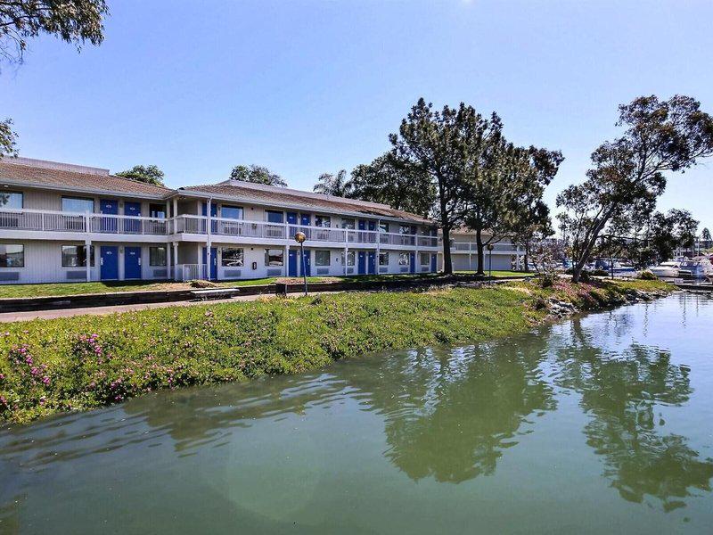 CB7DD7A8BFF83AF3060813B34F909BB2