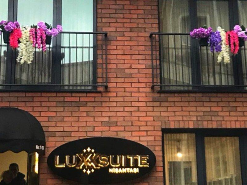 41DB0E96A6B437BD049891F5B7DC85B8