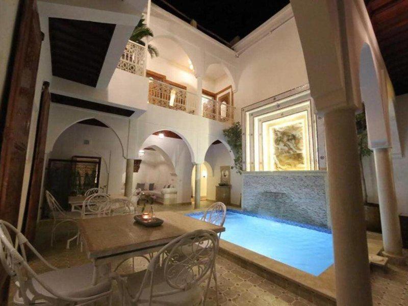 51F06EE43F0E77468CCDCBEAB418089B