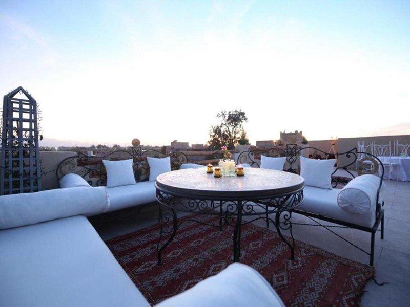 23AEA2E16C32714F52427F4D827FBB1D