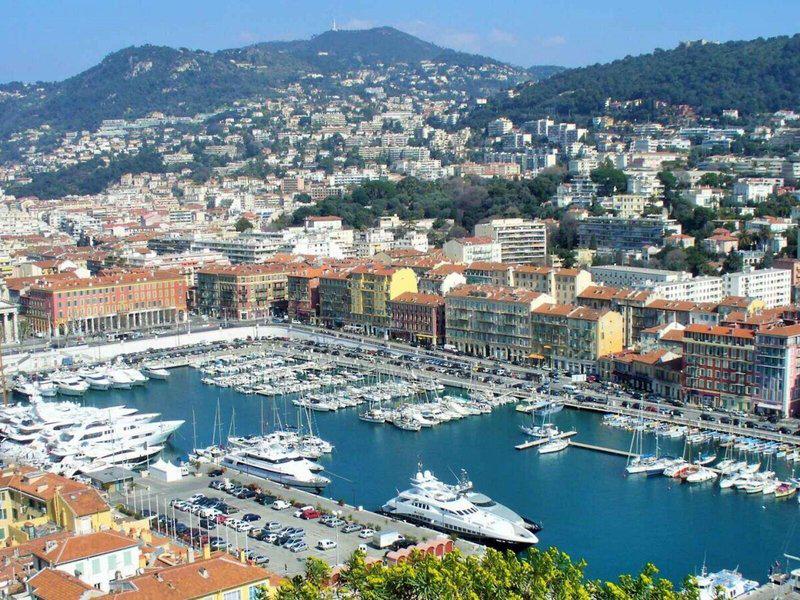 E52B3FA76F3E077338E8BD5737E2C95D