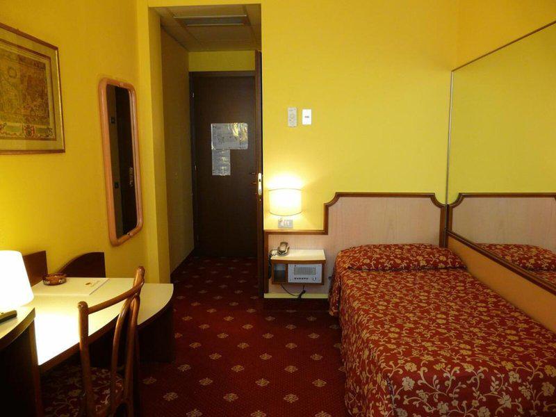 767572422FA847406B4CD32A0C00A4AD