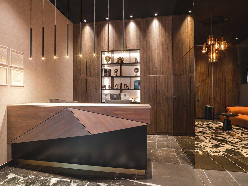 D169085215F7F4BF28657BDF80FB57D8