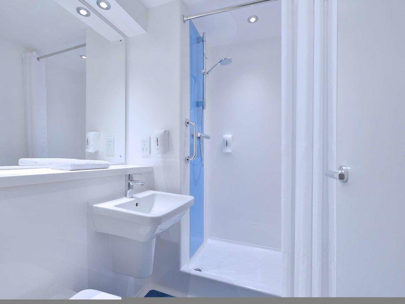 677B96BE3C3B9C603EF93CC60E46447E