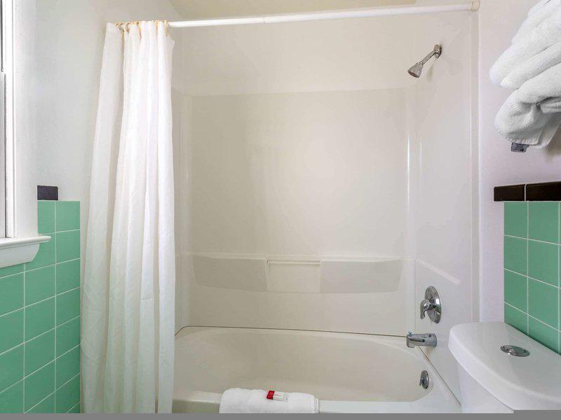 885EF661DC38EB4F79F838B37C9BB07E