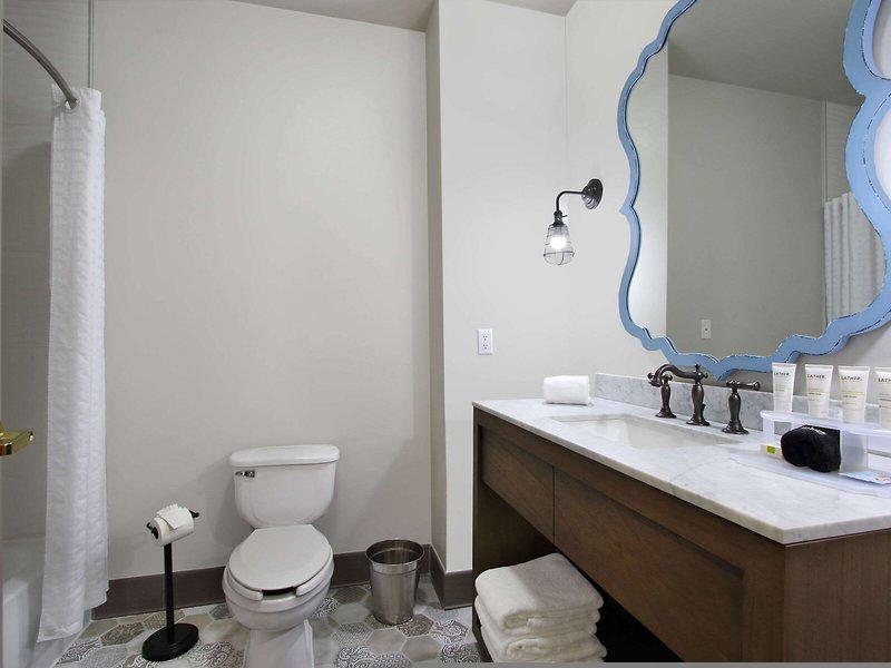 D0E824E9FAB35DBFF8A0620370F4870D