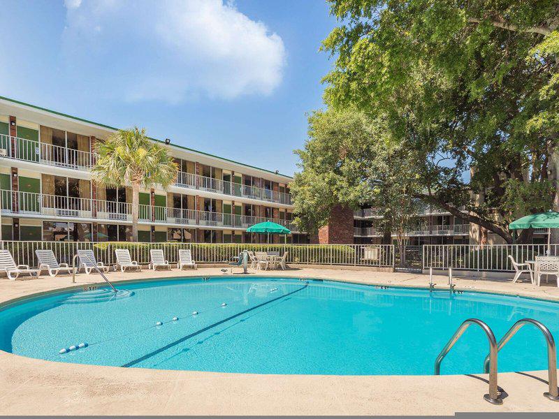 2F67ECC283D30D033A775DBBE189D464